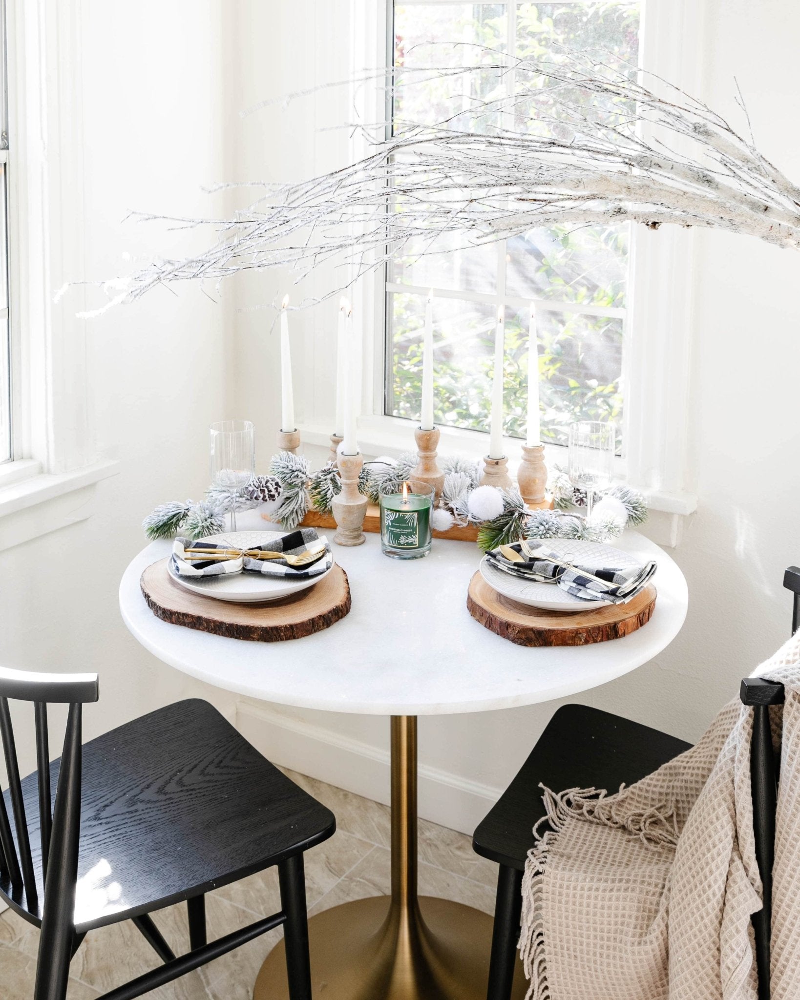 How to Create the Perfect Holiday Tablescape – Lone Fox