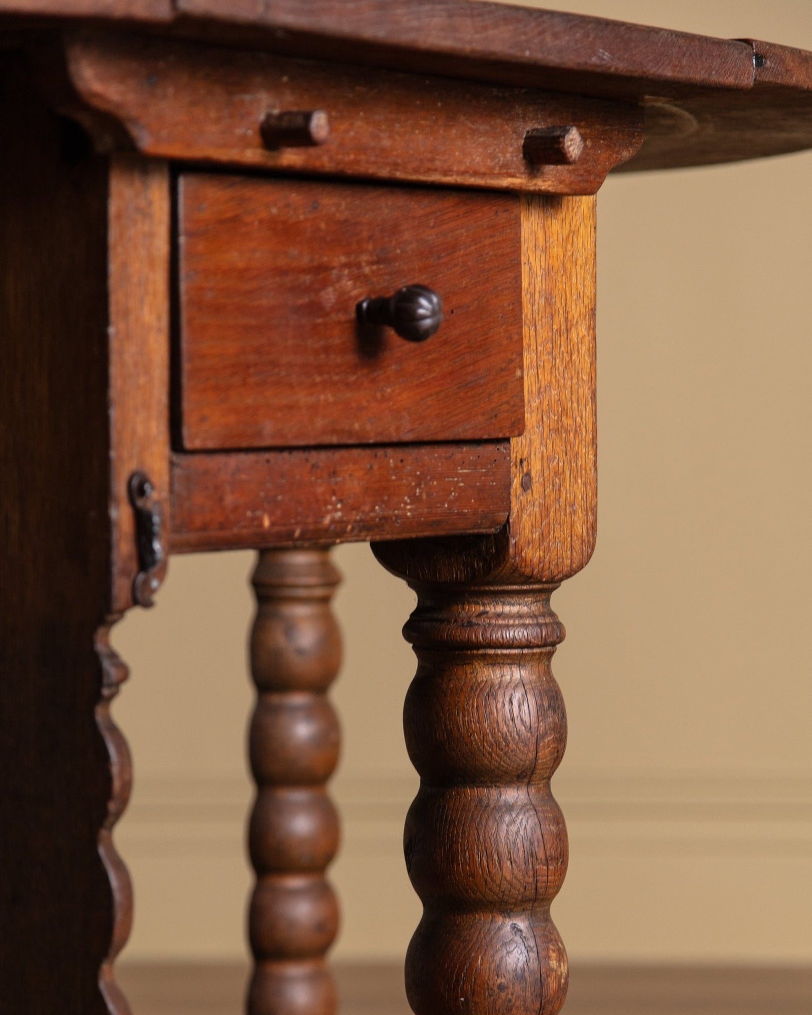 18th Century Red Oak Gate Leg Bobbin Leg Table, Denmark – Lone Fox