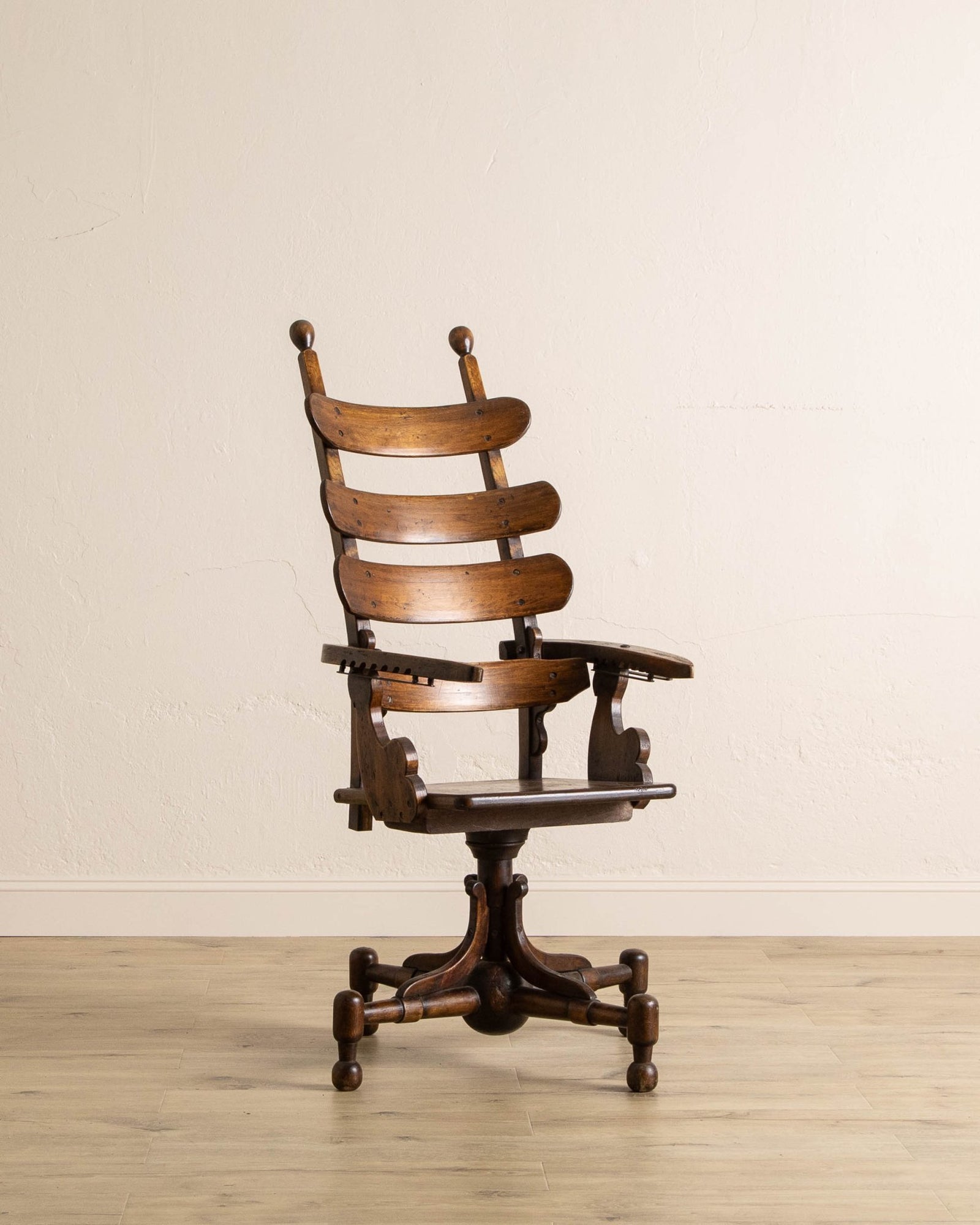 19th Century Dentist Chair Replica – Lone Fox