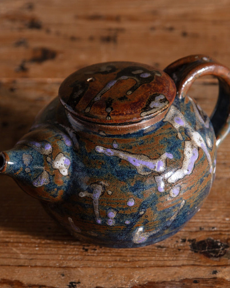 Abstract Studio Pottery Tea Pot, Signed – Lone Fox