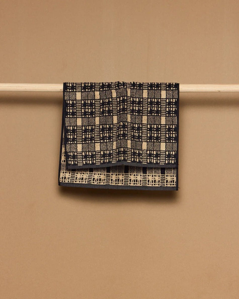 Alma Hand Towel - Lone Fox