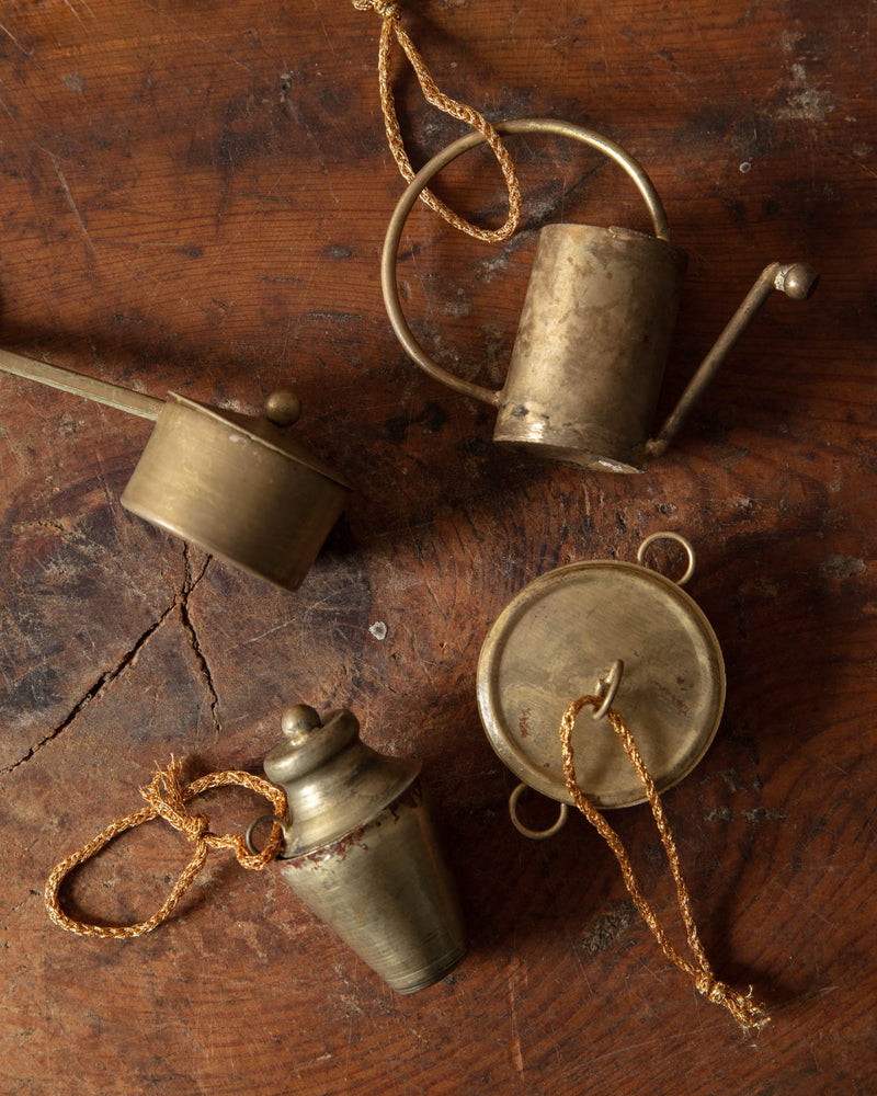 Brass Metal Lidded Saucepan Ornament - Lone Fox