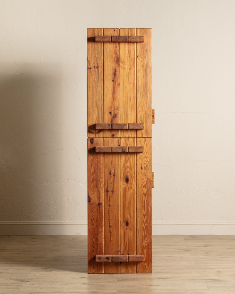 Brutalist Pine Christian IV Cabinet by Hans Fryndel, Denmark, 1970's - Lone Fox
