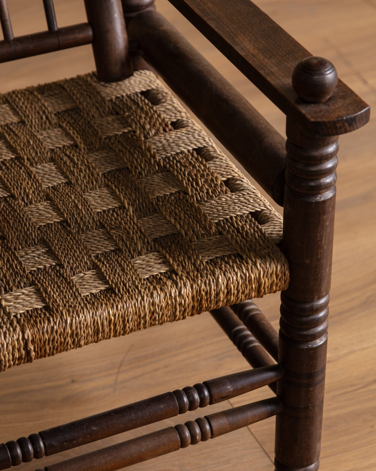 Accents Chairs – Lone Fox