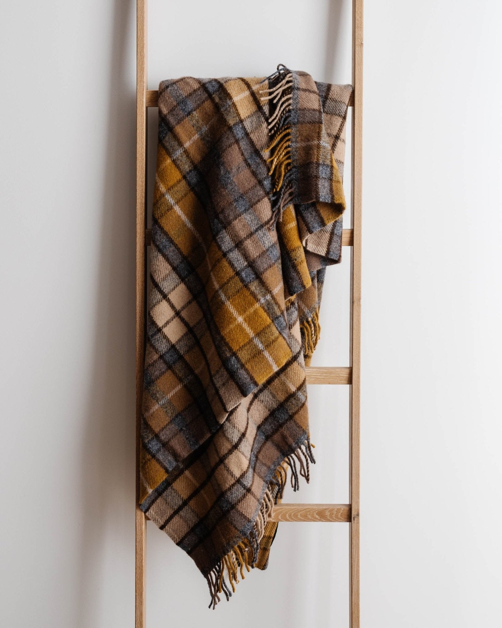 Clarance Tartan Fluffy Wool Throw - Lone Fox