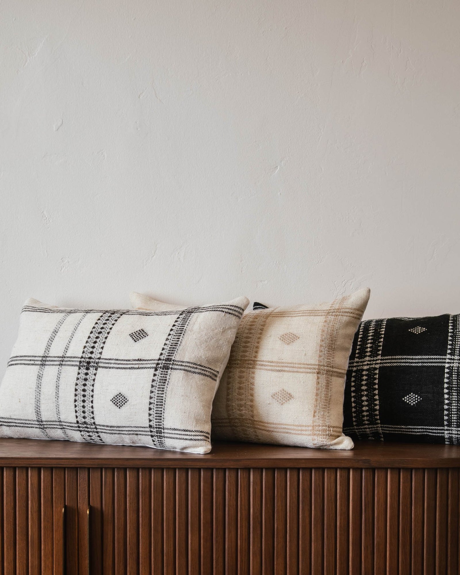 diya-lumbar-indian-wool-pillow