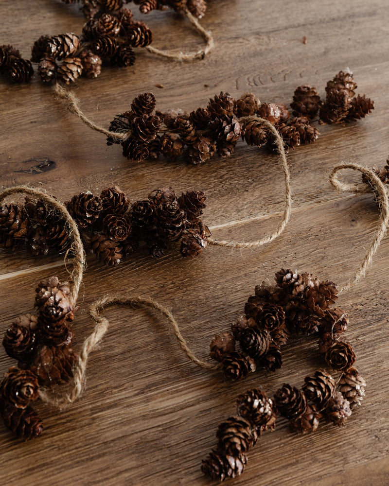 Drizzling Pinecone Garland - Lone Fox