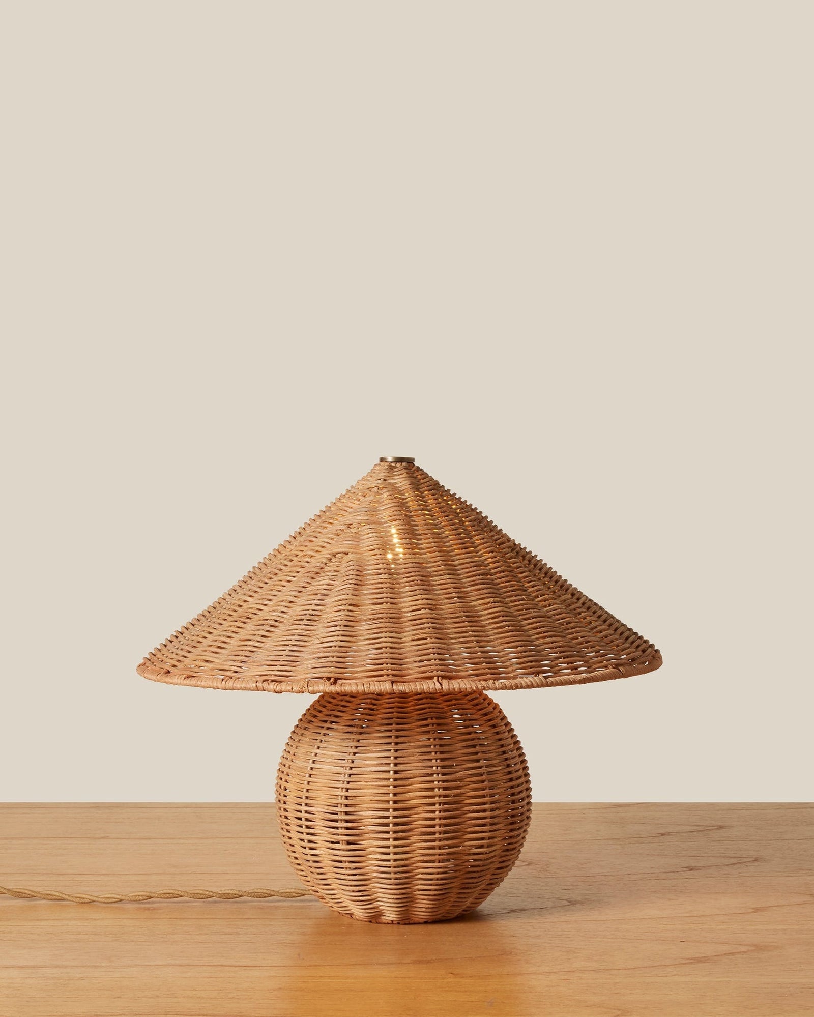 Hanalei Table Lamp – Lone Fox