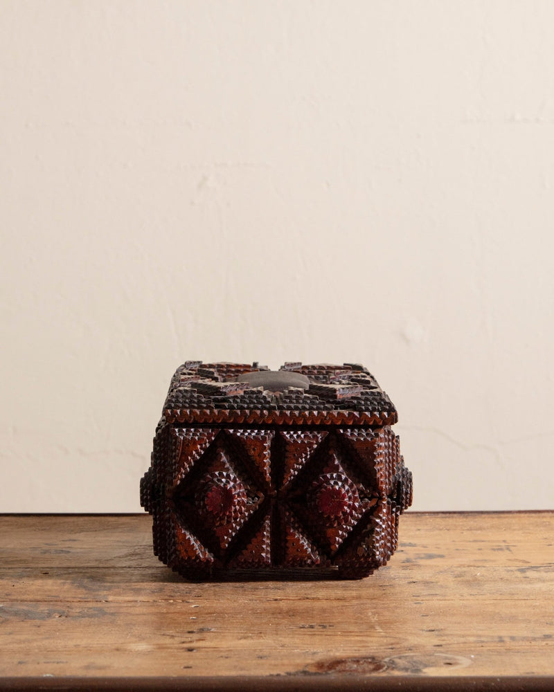 Large Diamond Tramp Art Box, 19th Century - Lone Fox