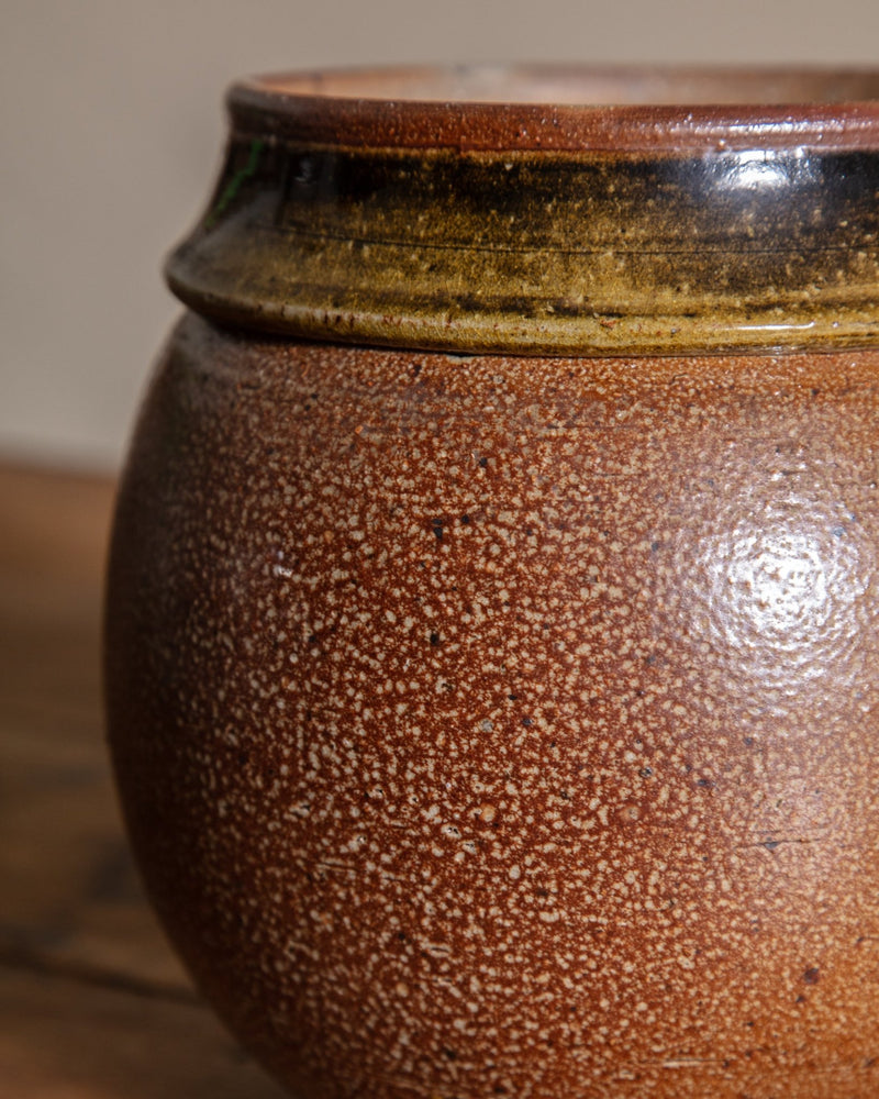 Large Round Studio Vase w/ Olive Rim, Signed - Lone Fox