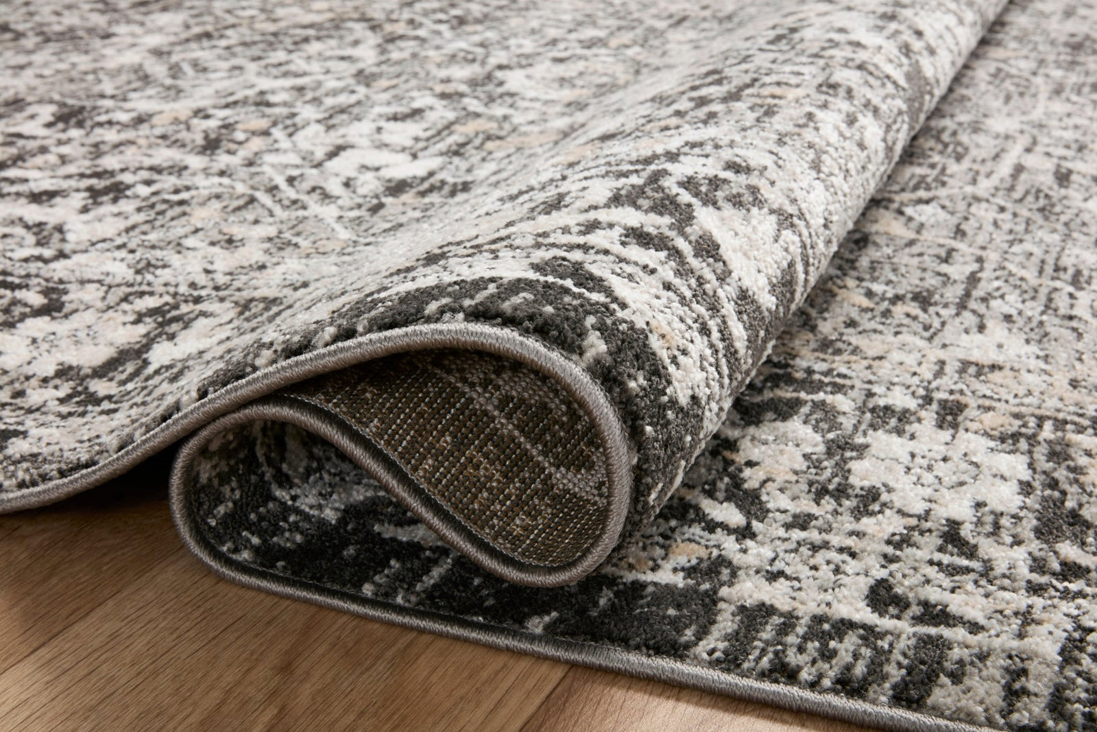 Odette Rug – Lone Fox