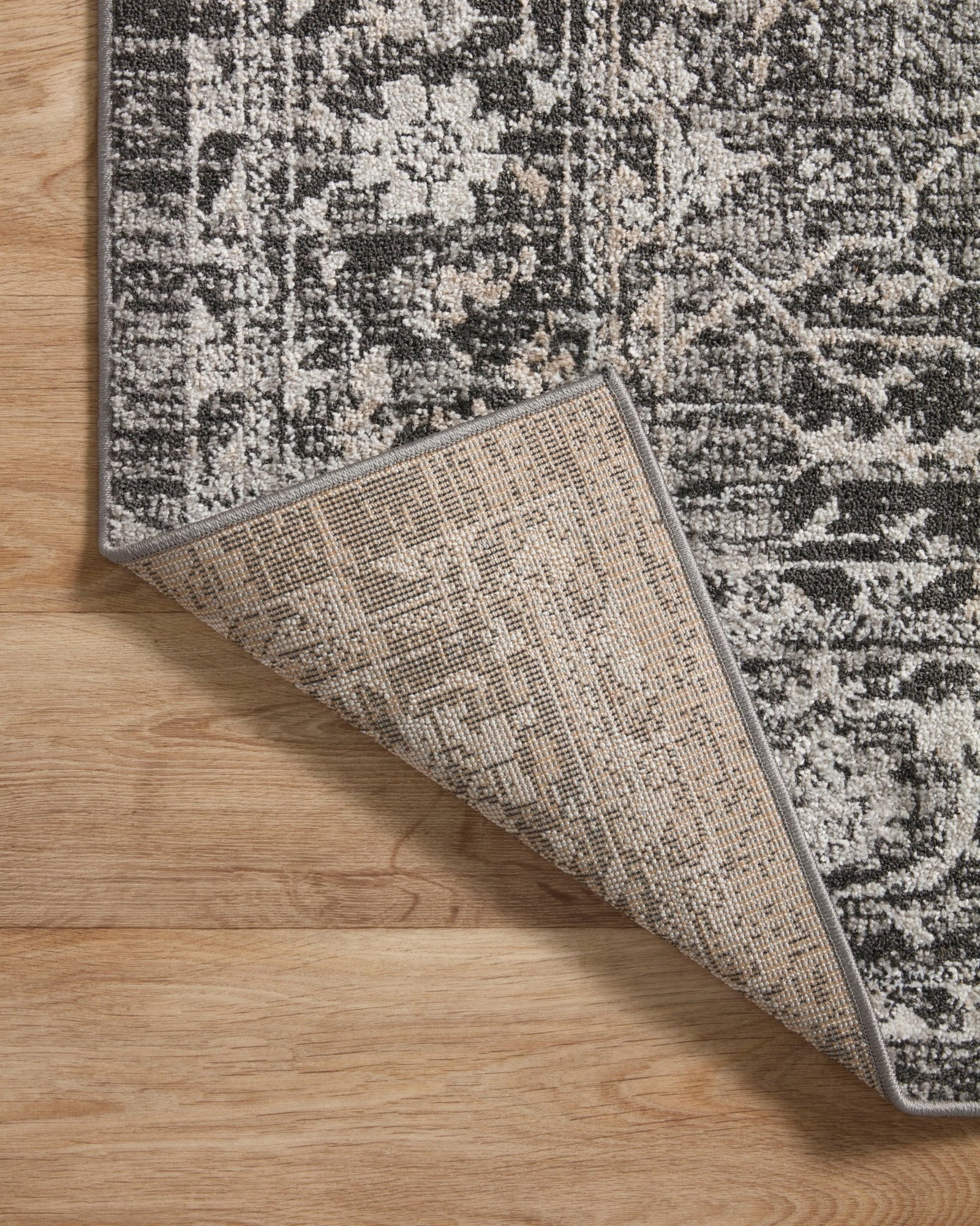 Odette Rug – Lone Fox