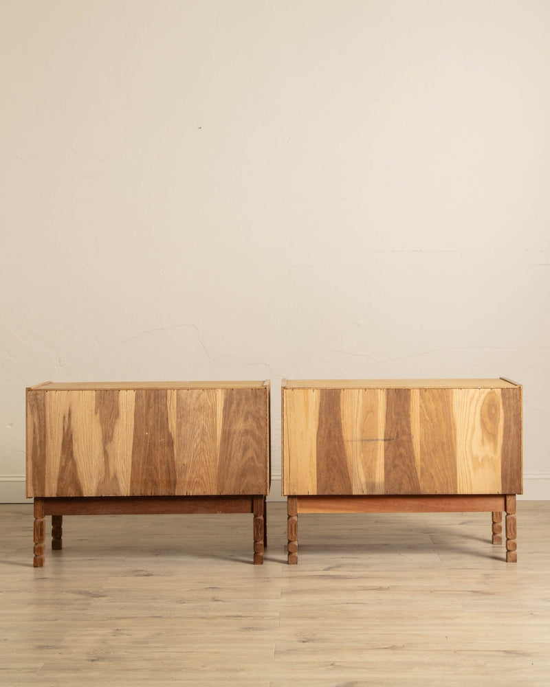 Pair of Danish Oak Wavy Edge Nightstands Attributed to Kjaernulf, 1970's - Lone Fox