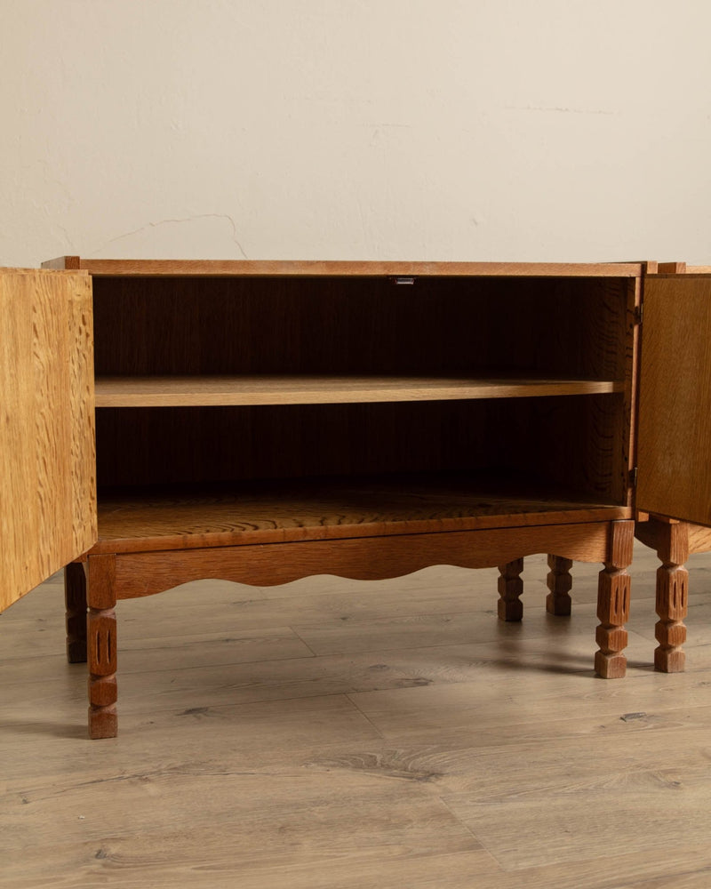 Pair of Danish Oak Wavy Edge Nightstands Attributed to Kjaernulf, 1970's - Lone Fox