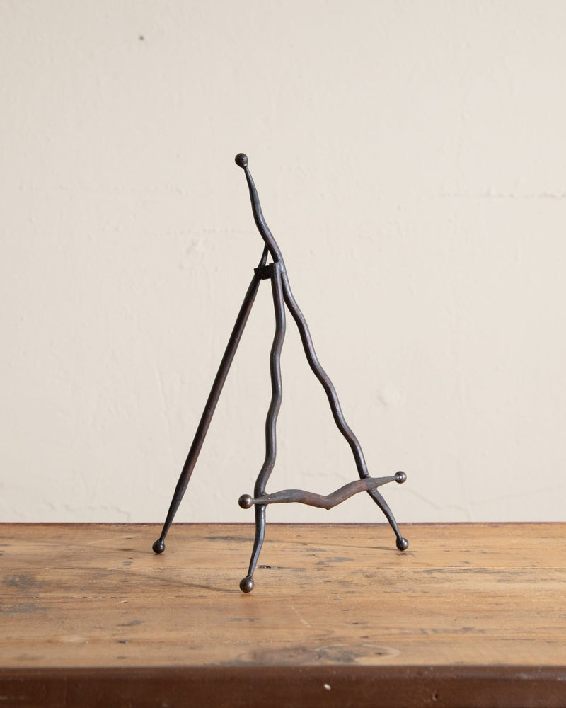 Postmodern Wavy Iron Tabletop Easel - Lone Fox