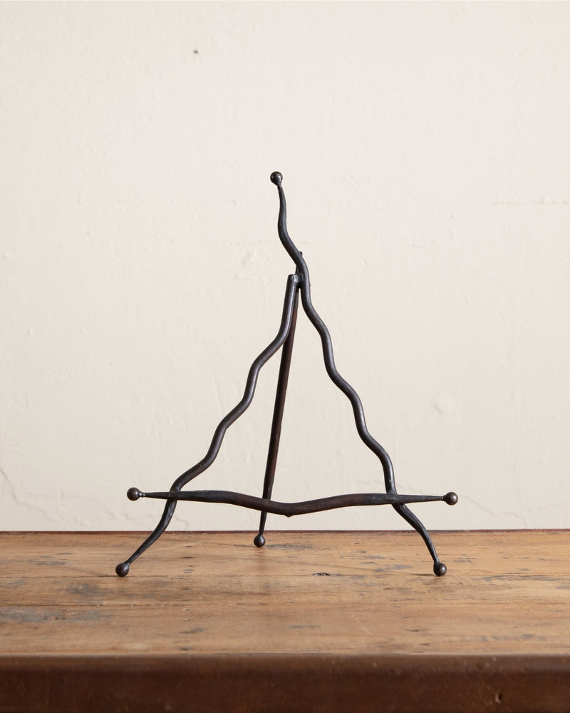 Postmodern Wavy Iron Tabletop Easel - Lone Fox
