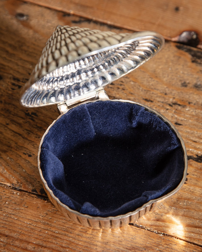 Silver Clam Shell Lined Trinket Box, 1980's - Lone Fox