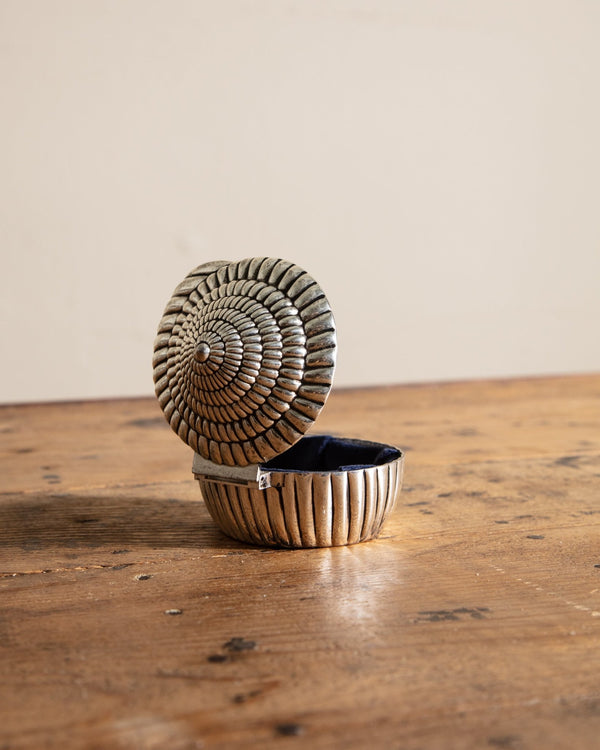 Silver Clam Shell Lined Trinket Box, 1980's - Lone Fox