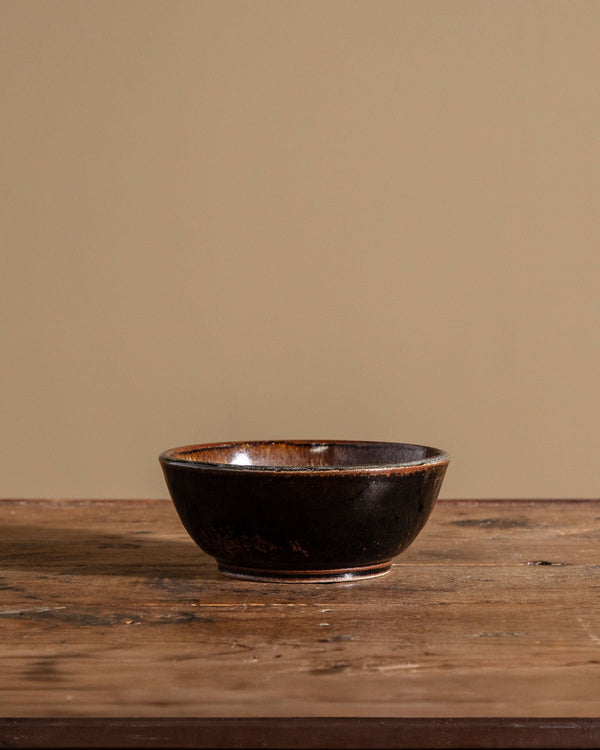 Studio Pottery Brown Bowl, Signed - Lone Fox