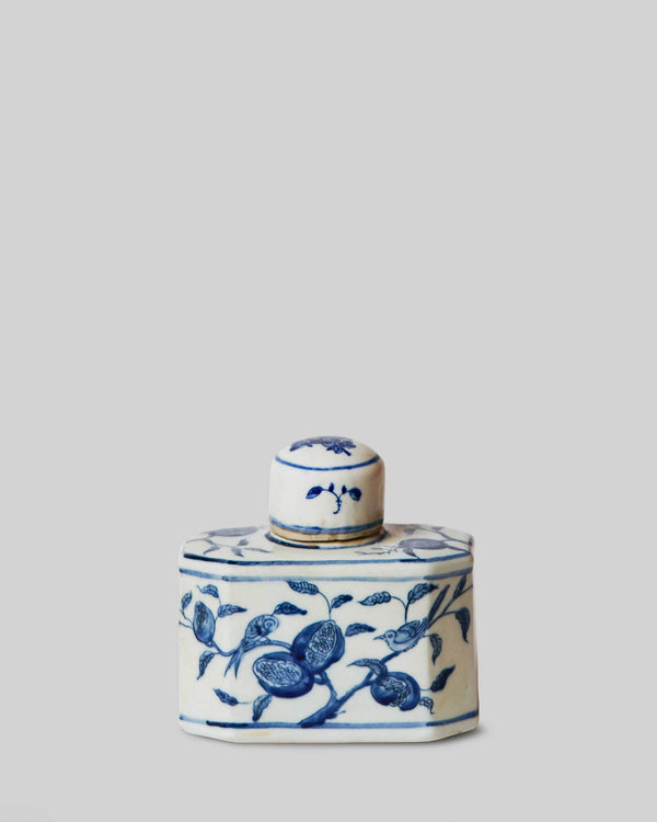 Blue and White Porcelain Pomegranate Lidded Caddy