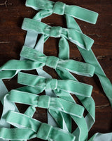 Velvet Clip-On Bows (Set of 6) - Lone Fox