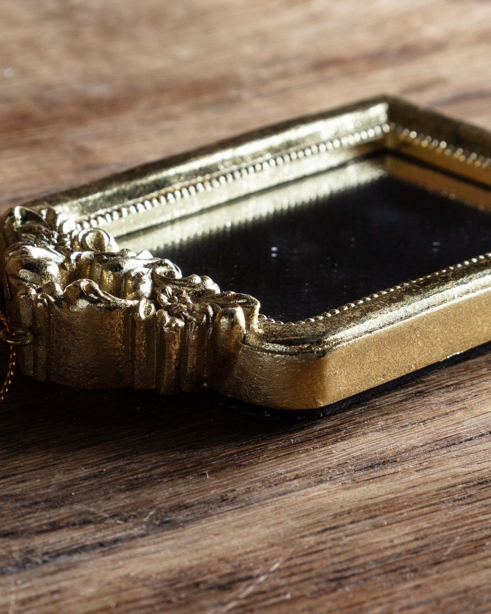 Vintage Baroque Gold Mirror Ornament – Lone Fox