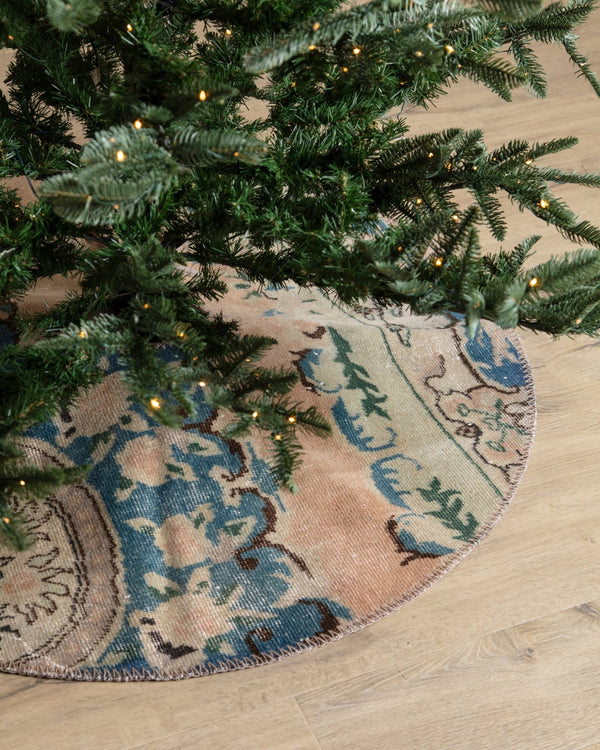 Vintage Turkish Kilim Tree Skirt 02 - Lone Fox